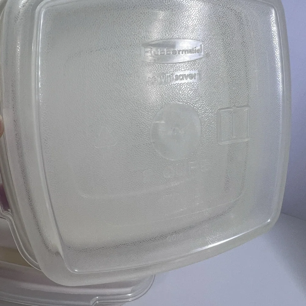 Vintage Rubbermaid Servin Saver #1 - 2 Cups - Lot Of 2 Sandwich‎ w Lids Almond